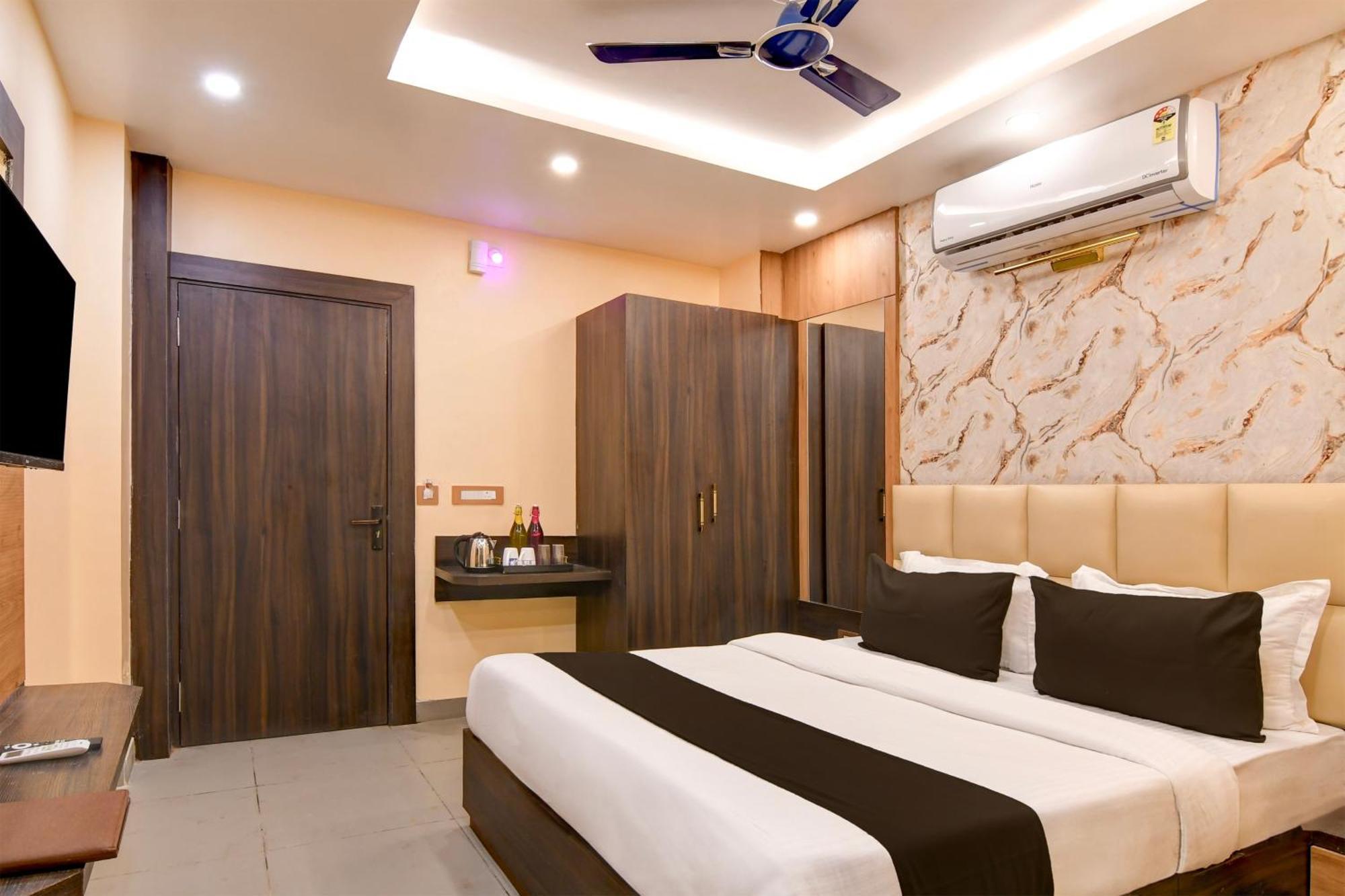 Super Townhouse Oak Bulbuli Neer Hotell Kolkata Eksteriør bilde